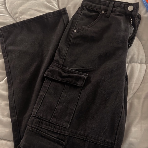 very good quality cargo pants! size Small. never worn. - Picture 2 of 2